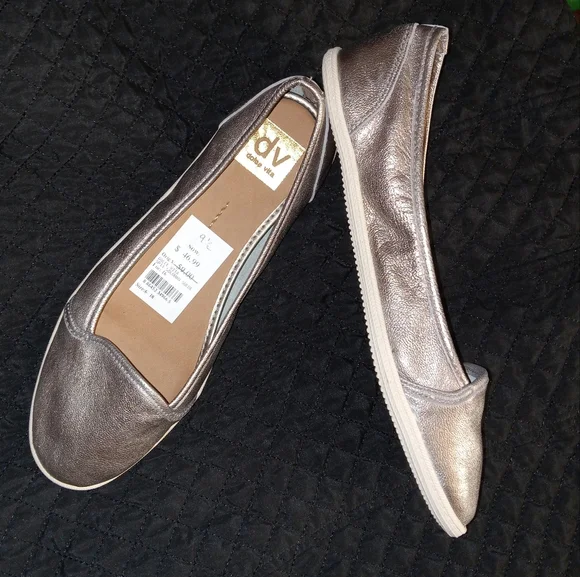 Dolce Vita Silver Solaman Suede Flats sz 9.5 - Picture 1 of 11